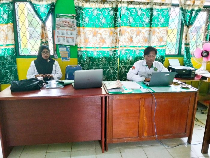 Pegawai MTs  Negeri 2 Tebo Ikuti Pendampingan Pengisian SPT Tahunan Bersama Operator