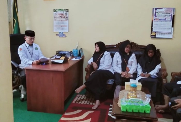 Kunjungan Pengawas ke MTs  Negeri 2 Tebo Disambut Hangat Pihak Madrasah