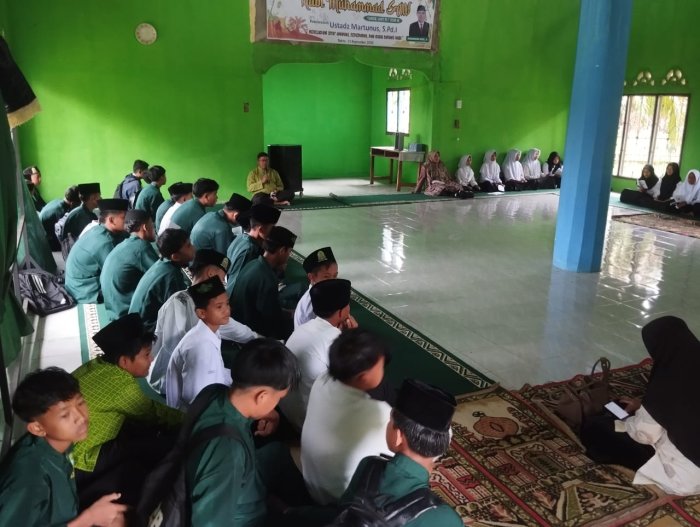 Menjemput Berkah di Jumat Pagi, MTsN 2 Tebo Hidupkan Tradisi Yasinan Bersama