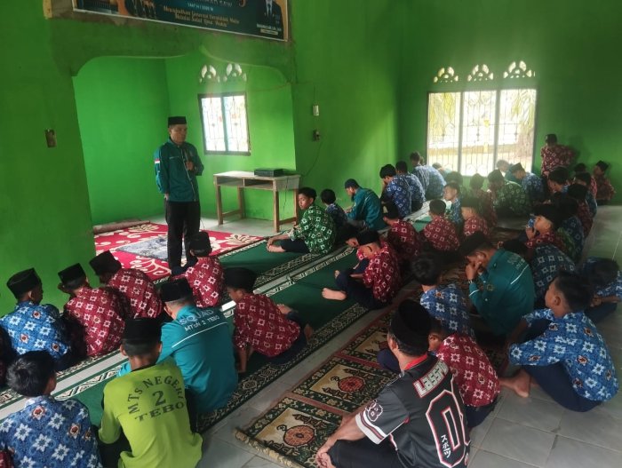 Pentingnya Sholat Sejak Usia Dini, MTs  Negeri 2 Tebo Rutin Laksanakan Sholat Dzuhur Berjamaah