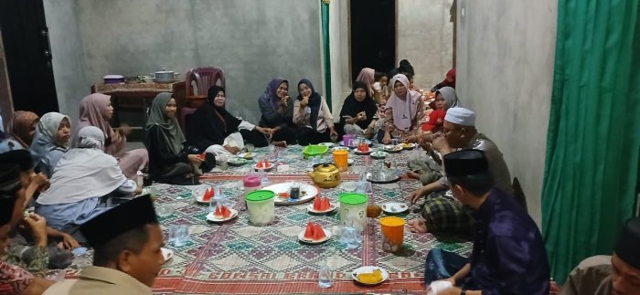 Bukber PTK MTs  Negeri 2 Tebo di Rumah Salah Satu Guru Berlangsung Khidmat dan Lancar