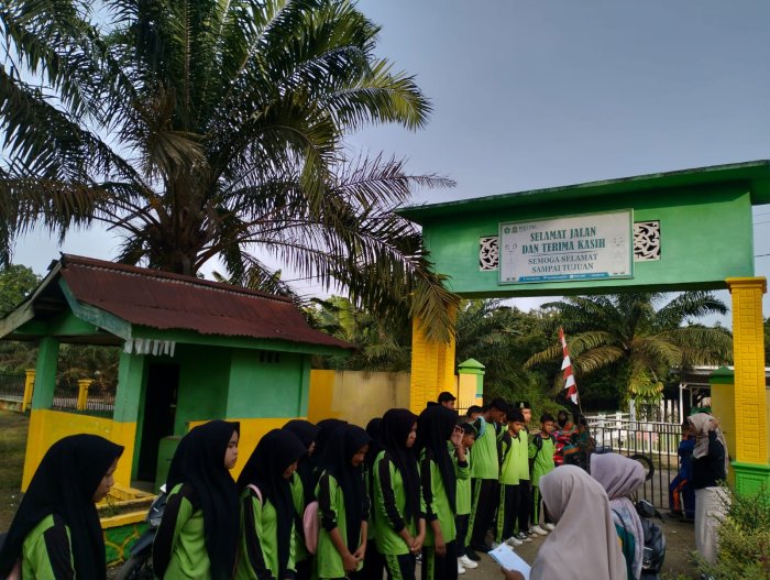 Pembiasaan Diri dan Penertiban Siswa Terlambat di MTs Negeri 2 Tebo dalam Upaya Membangun Kedisiplinan