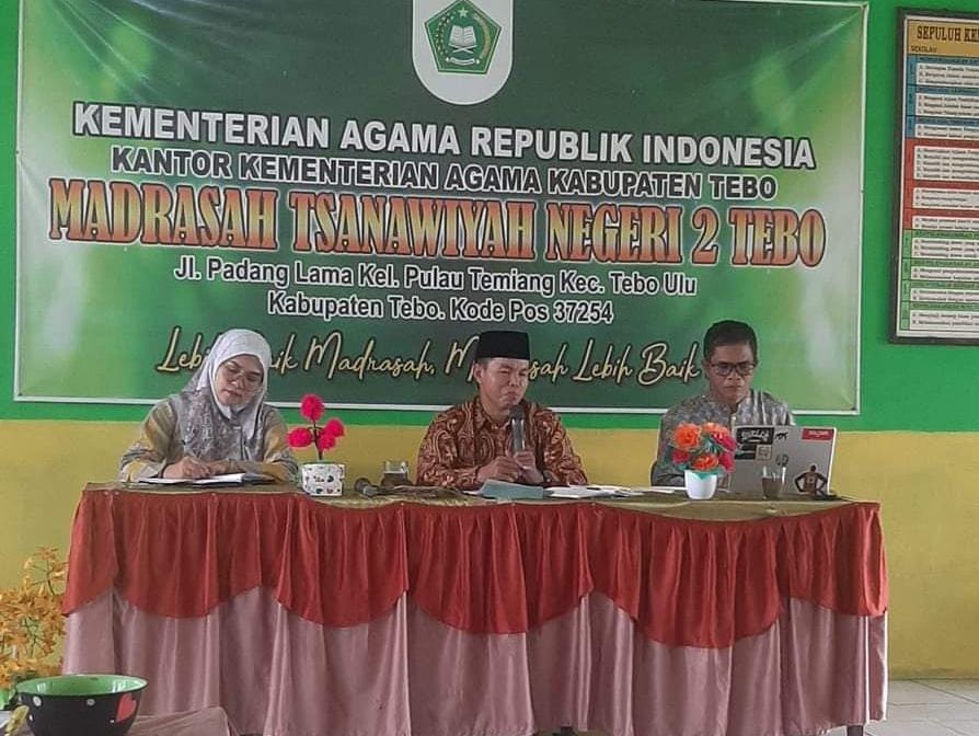 SINERGI DALAM PENDIDIKAN: RAPAT KOORDINASI DAN EVALUASI DI MTsN 2 TEBO