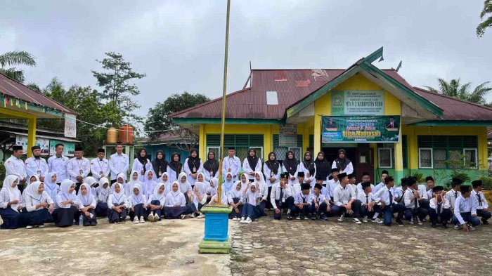 Apel Pembukaan Ujian Akhir di MTs  Negeri 2 Tebo Berlangsung Khidmat