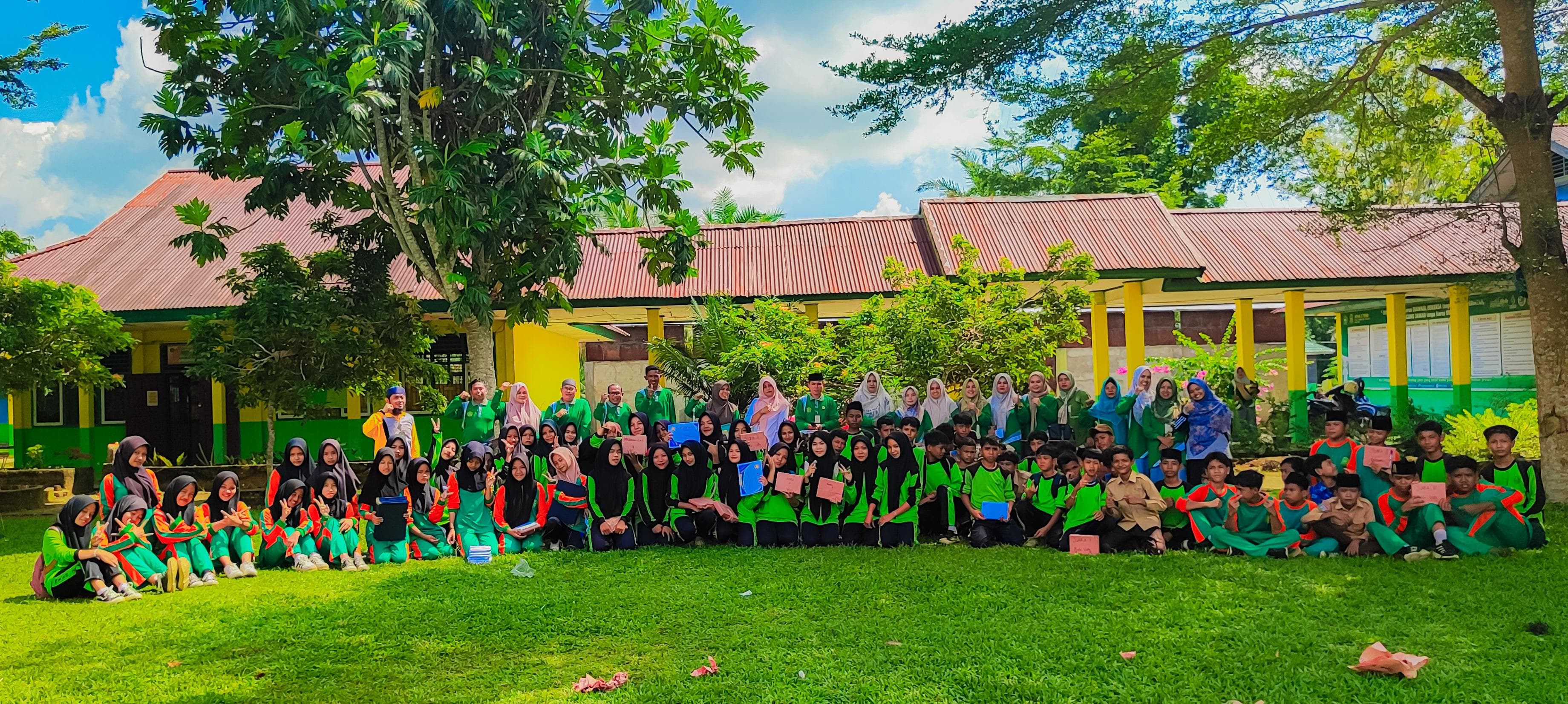 SEMARAK PENERIMAAN RAPOR DAN PENGUMUMAN JUARA UMUM SERTA PEMENANG CLASS MEETING