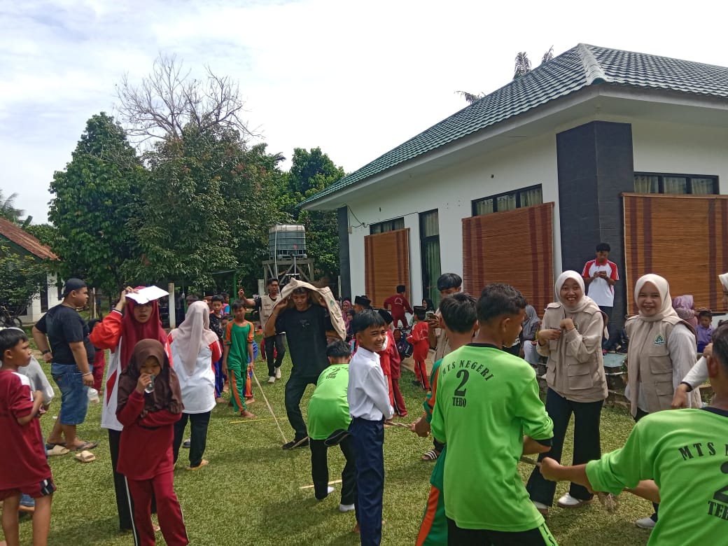 SEMANGAT BERKOMPETISI! MTSN 2 TEBO MERIAHKAN LOMBA DI KUA TEBO ULU