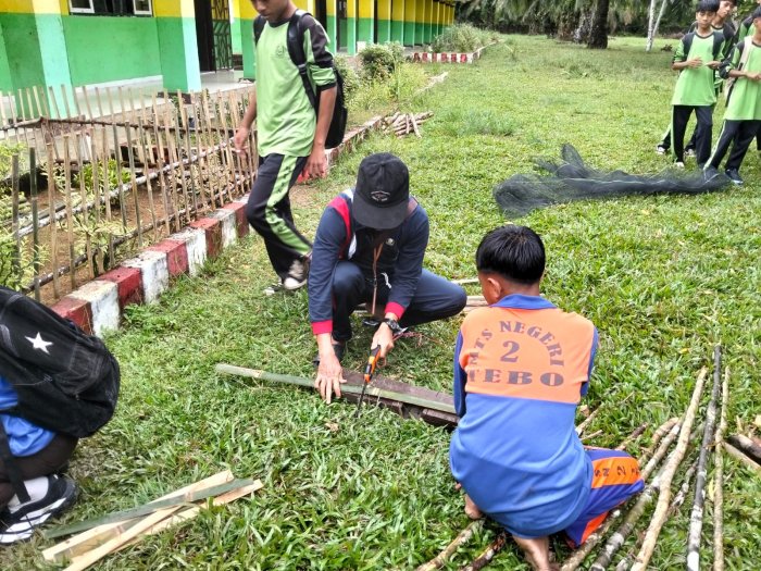 MTs  Negeri 2 Tebo Laksanakan Gotong Royong Sambut Libur dan Bulan Ramadan