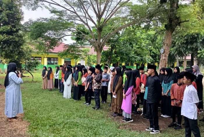 Hari Kedua Tes Lisan Calon Murid Baru MTs Negeri 2 Tebo Berlangsung Tertib dan Lancar Hari Kedua Tes Lisan Calon Murid Baru MTs Negeri 2 Tebo Berlangsung Tertib dan Lancar