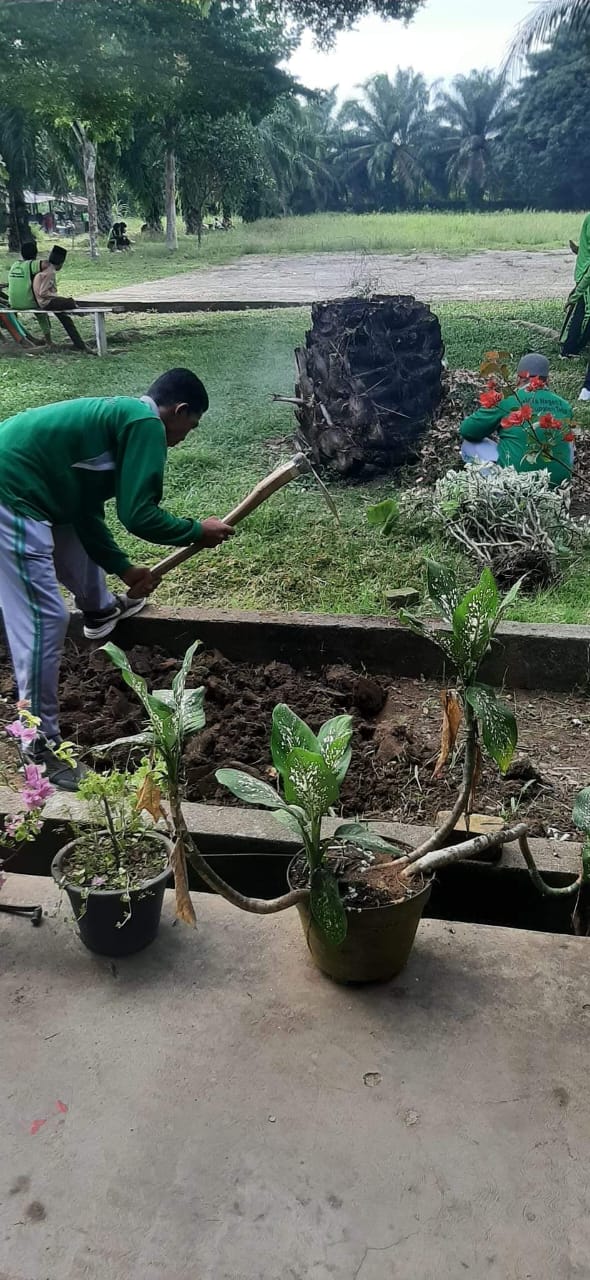 MTsN 2 Tebo Gelar Sabtu Bersih: Menumbuhkan Kepedulian Siswa Terhadap Lingkungan