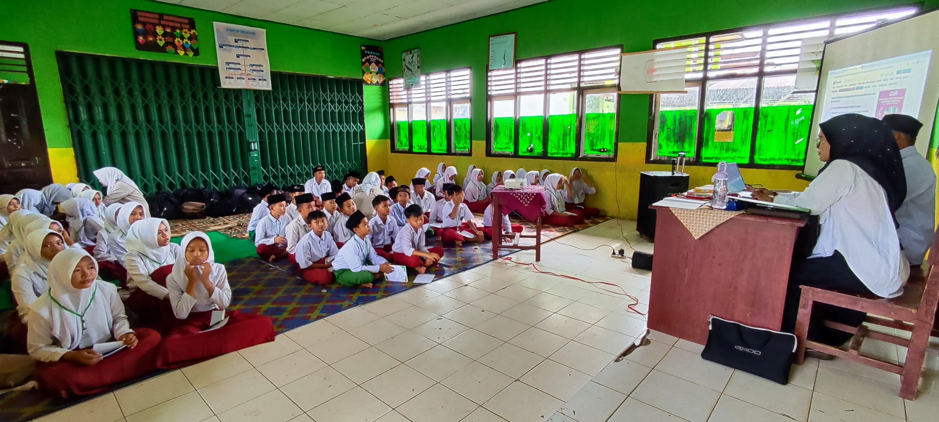 HARI PERTAMA MATSAMA, SISWA BARU MTSN 2 TEBO ANTUSIAS TERIMA MATERI PERDANA