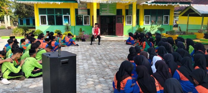 Kepala MTsN 2 Tebo Gelar Diskusi Santai Bersama Siswa