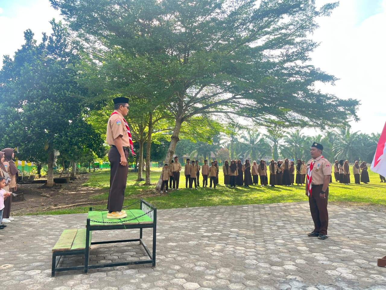 MTSN 2 TEBO GELAR UPACARA PERINGATAN HARI PRAMUKA KE-64