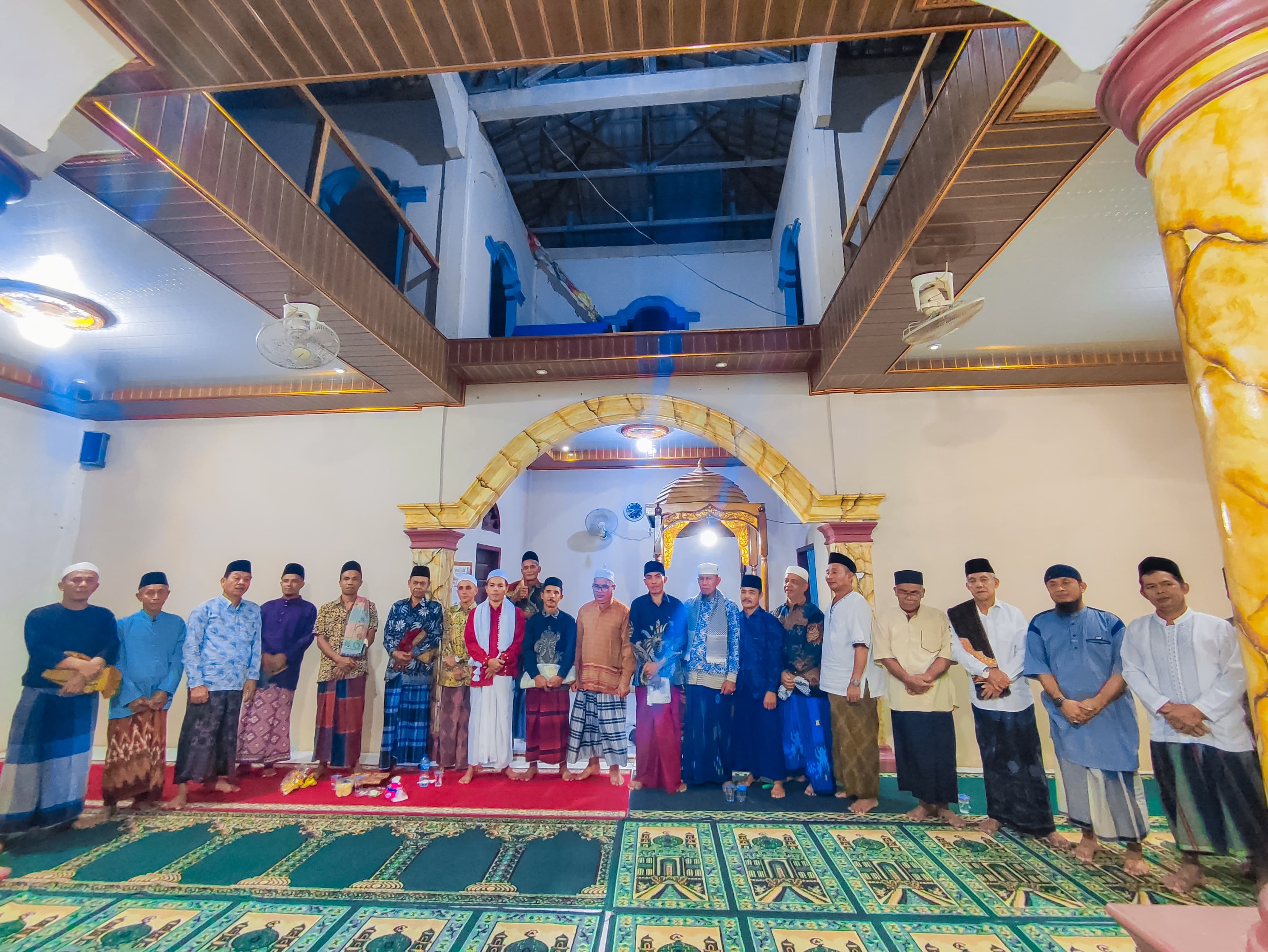 SEMARAK SAFARI RAMADHAN MTSN 2 TEBO, HARI KE-3 PENUHI MASJID AL-HIDAYAH DENGAN IBADAH