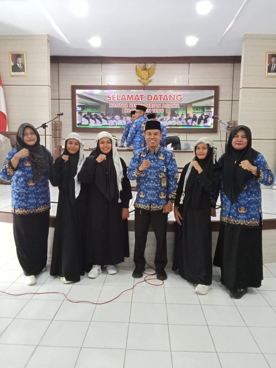 SEMANGAT SISWA MTSN 2 TEBO TAMPIL MAKSIMAL DALAM LOMBA SYARHIL QUR'AN, MERIAHKAN HAB KEMENAG RI KE-79