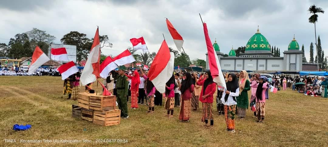 DRAMA KOLOSAL DARI MTSN 2 TEBO BERTAJUK â€œPIDATO BUNG TOMOâ€ MERIAHKAN PERINGATAN HUT RI KE 79 DI KECAMATAN TEBO ULU