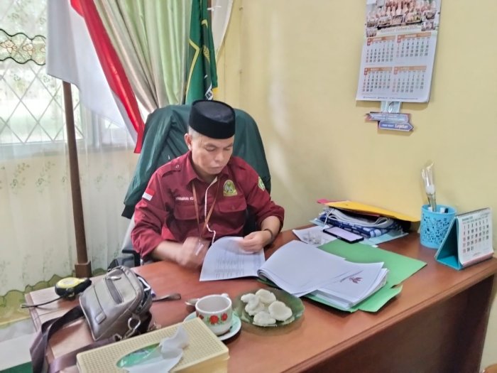 Kepala MTs Negeri 2 Tebo Tandatangani SKP Guru