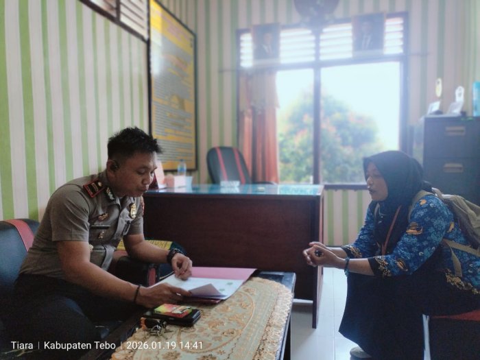 Pengantaran MoU Kerjasama dari MTs Negeri 2 Tebo ke Kapolsek Tebo Ulu