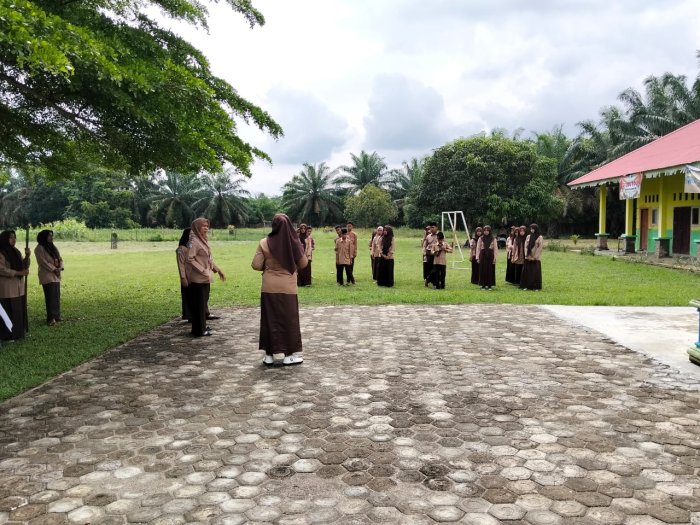 Gladi Persiapan Apel Pembubaran dan Pelantikan Pengurus Organisasi serta Ekstrakurikuler MTsN 2 Tebo Berlangsung Lancar