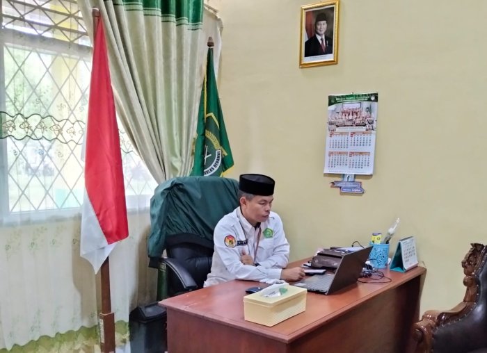 Kepala MTsN 2 Tebo Mengikuti Rapat Koordinasi Breakfast Meeting Secara Daring se-Indonesia