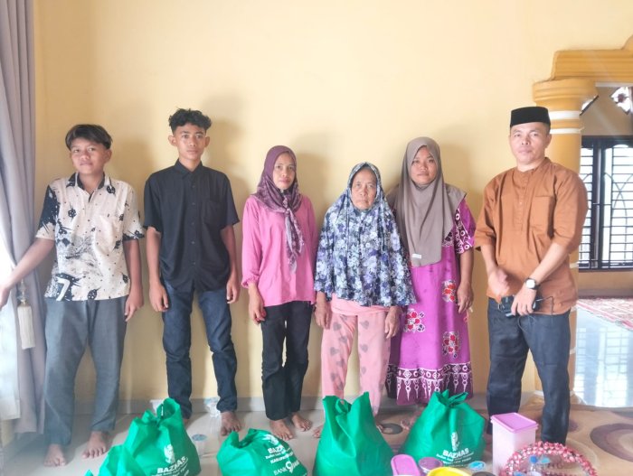 BAZNAS Tebo Salurkan Bantuan Sembako kepada Sejumlah Siswa MTs  Negeri 2 Tebo