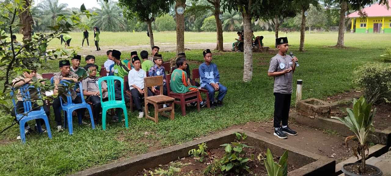 LOMBA ADZAN COLORFUL DALAM CLASS MEETING MTSN 2 TEBO, PENUH SEMANGAT DAN MAKNA