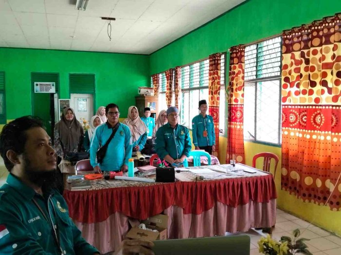 PTK MTs Negeri 2 Tebo Ikuti Pembinaan Zona Integritas Secara Daring Melalui Zoom Meeting PTK MTs Negeri 2 Tebo Ikuti Pembinaan Zona Integritas Secara Daring Melalui Zoom Meeting