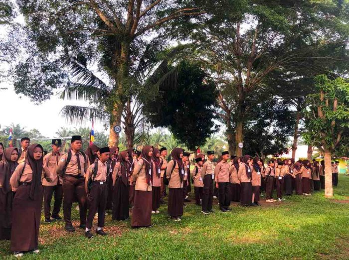 Apel Pagi Siswa MTs Negeri 2 Tebo pada Hari Terakhir Ujian Sumatif Semester Akhir semester genap Kelas VII dan VIII Apel Pagi Siswa MTs Negeri 2 Tebo pada Hari Terakhir Ujian Sumatif Semester Akhir semester genap Kelas VII dan VIII