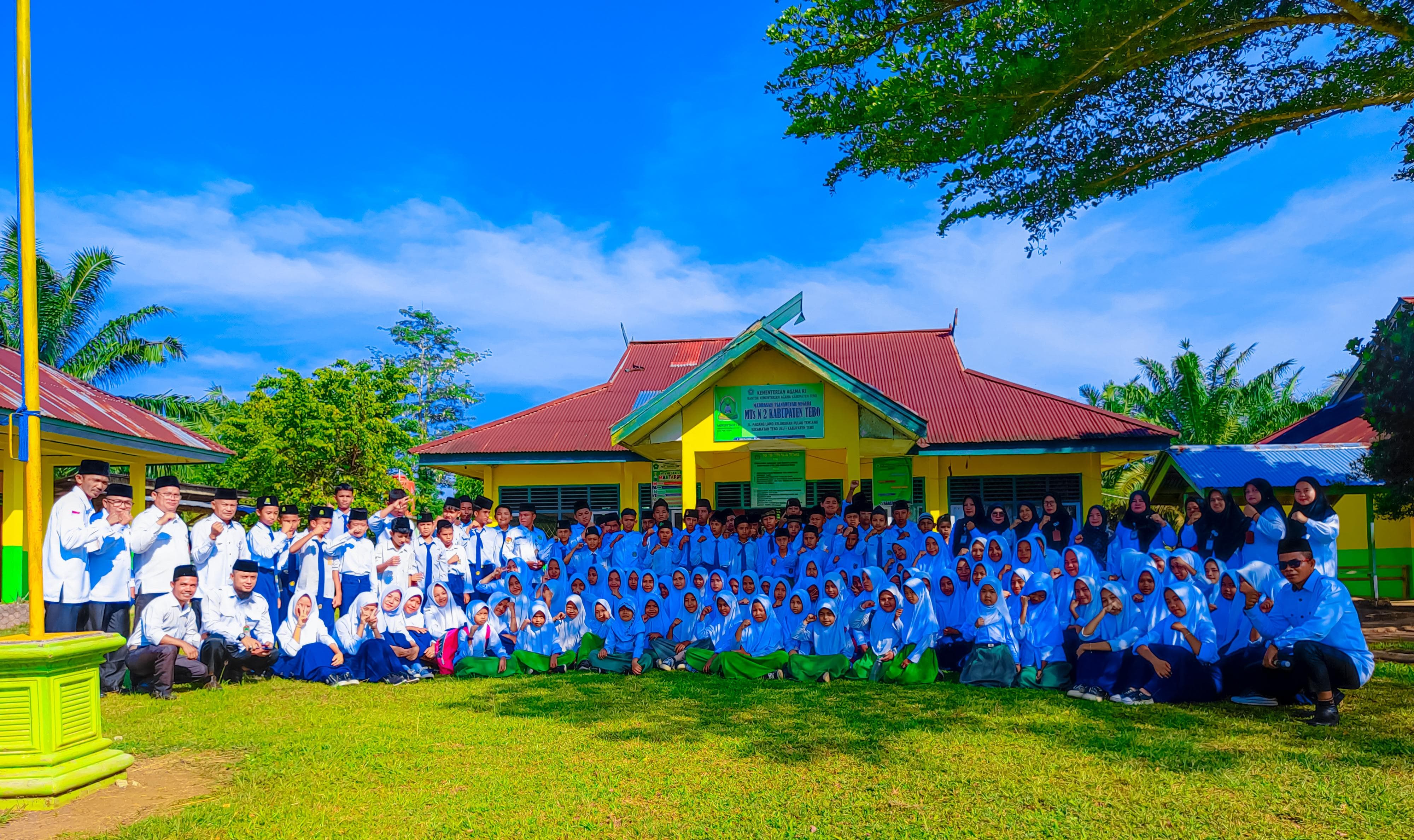 MTsN 2 TEBO PERINGATI HARI SUMPAH PEMUDA KE 96 