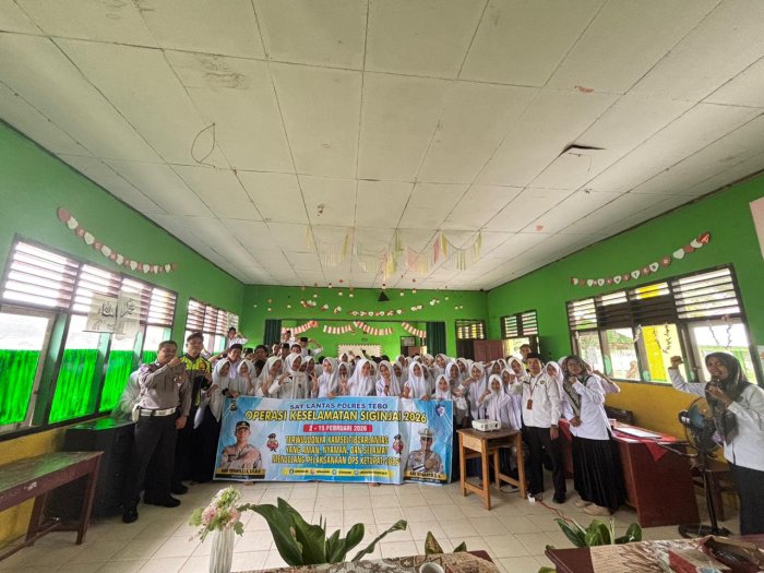 Polres Tebo Gelar Program Police Go to School di MTs  Negeri 2 Tebo