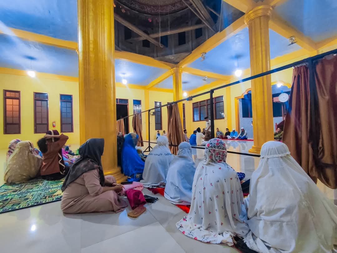 SAFARI RAMADHAN HARI KEDUA MTSN 2 TEBO: PENUH HIKMAH DAN KEBERSAMAAN DI MASJID AN-NIKMAH