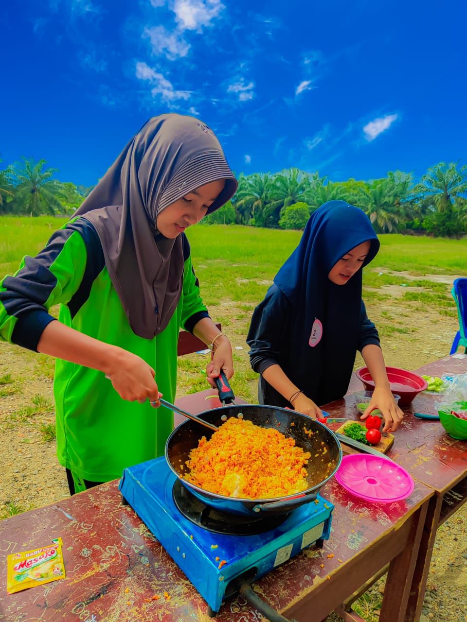 LOMBA MEMASAK MERIAHKAN CLASS MEETING DI MTSN 2 TEBO, SISWA TUNJUKKAN KREATIVITAS DAPUR