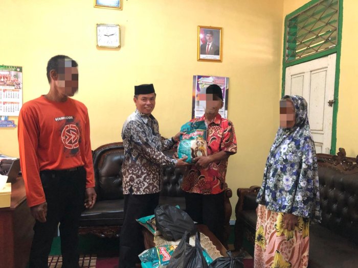 Di Bulan yang Berkah, PTK MTs  Negeri 2 Tebo Berbagi Rezeki kepada Kaum Dhuafa