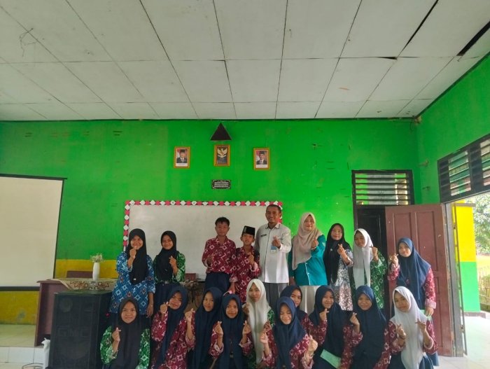 PLKB Berikan Penyuluhan Kesehatan Remaja di MTsNegeri 2 Tebo