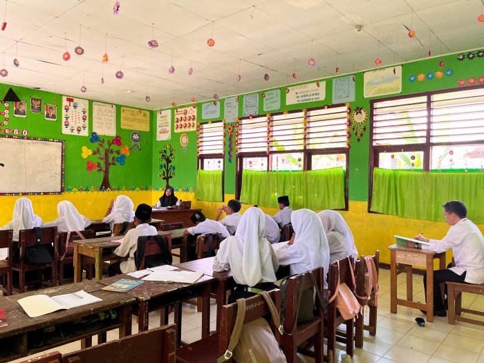 Kepala MTsN 2 Tebo Laksanakan Supervisi Tenaga Pendidik untuk Tingkatkan Mutu Pembelajaran